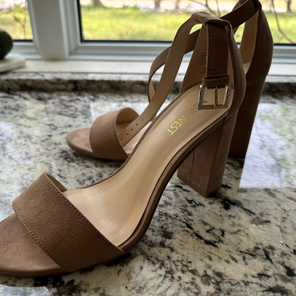 Nine West Angelika Ankle Strap Block Heels – Size 8